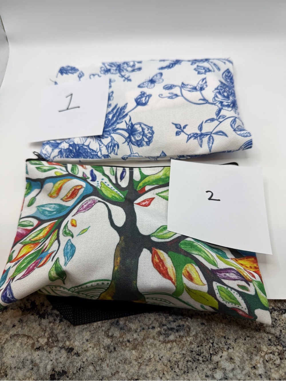 Mystery Makeup/beauty pouches with goodies - Picture 2 of 9